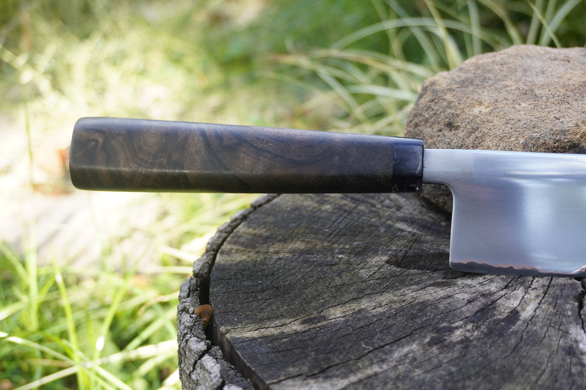 Nakiri 170mm Takefu Cu-Mai : DPS V-Toku2 Core Stainless Steel Clad San Mai. Turkish Walnut handle