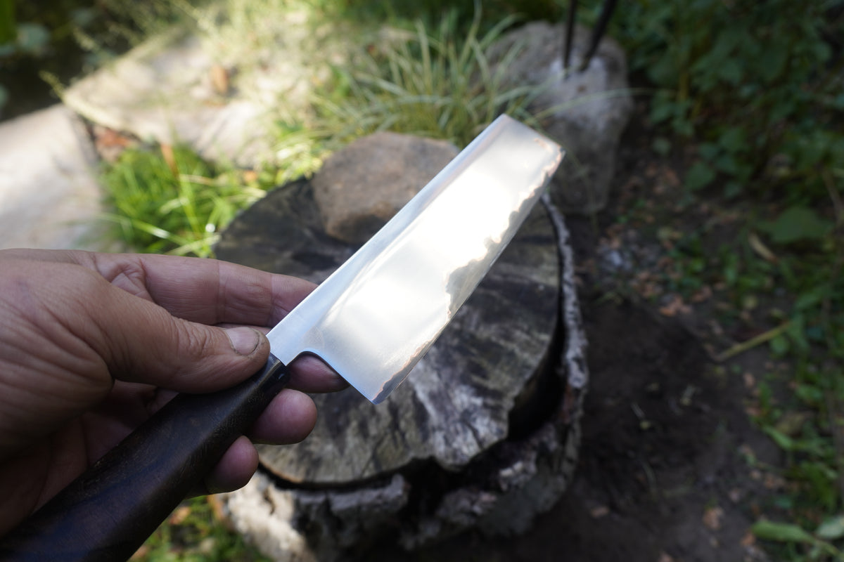 Nakiri 170mm Takefu Cu-Mai : DPS V-Toku2 Core Stainless Steel Clad San Mai. Turkish Walnut handle