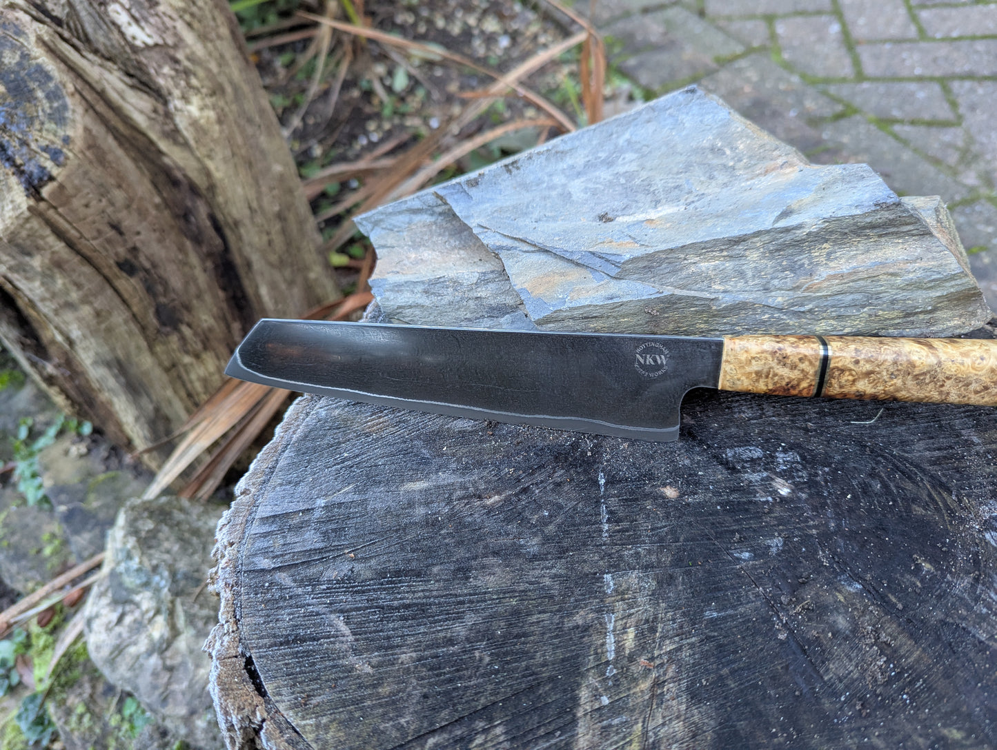 Hand-forged Dark-Mai ApexUltra core, 80crv2 and nickel. Amboyna burl with black G10 and copper spacer