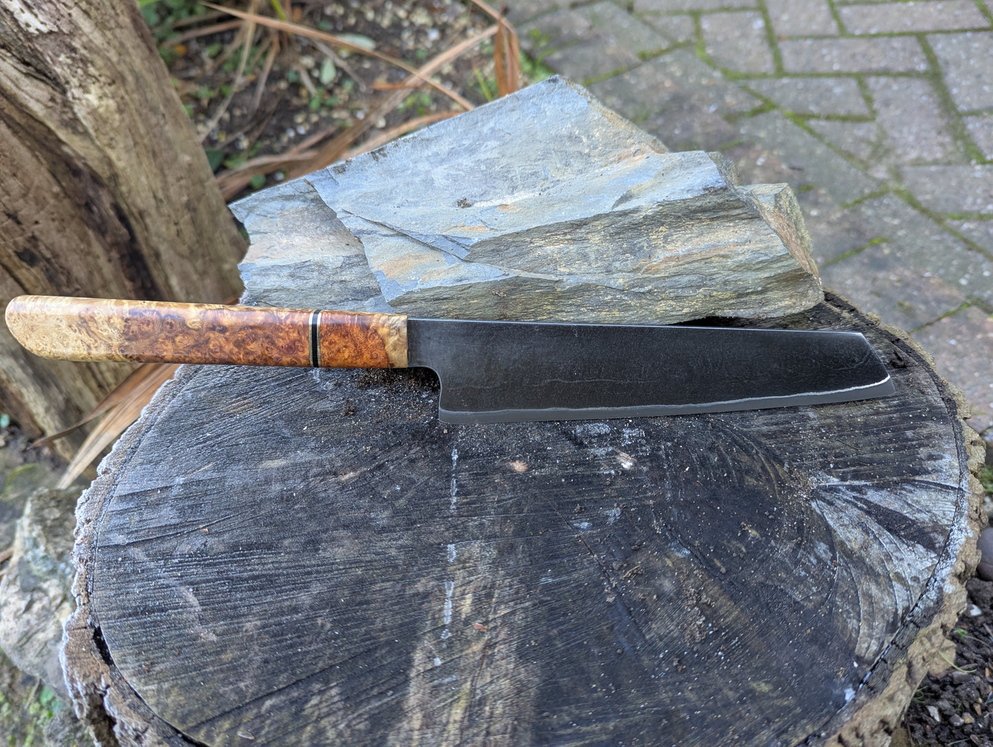 Hand-forged Dark-Mai ApexUltra core, 80crv2 and nickel. Amboyna burl with black G10 and copper spacer