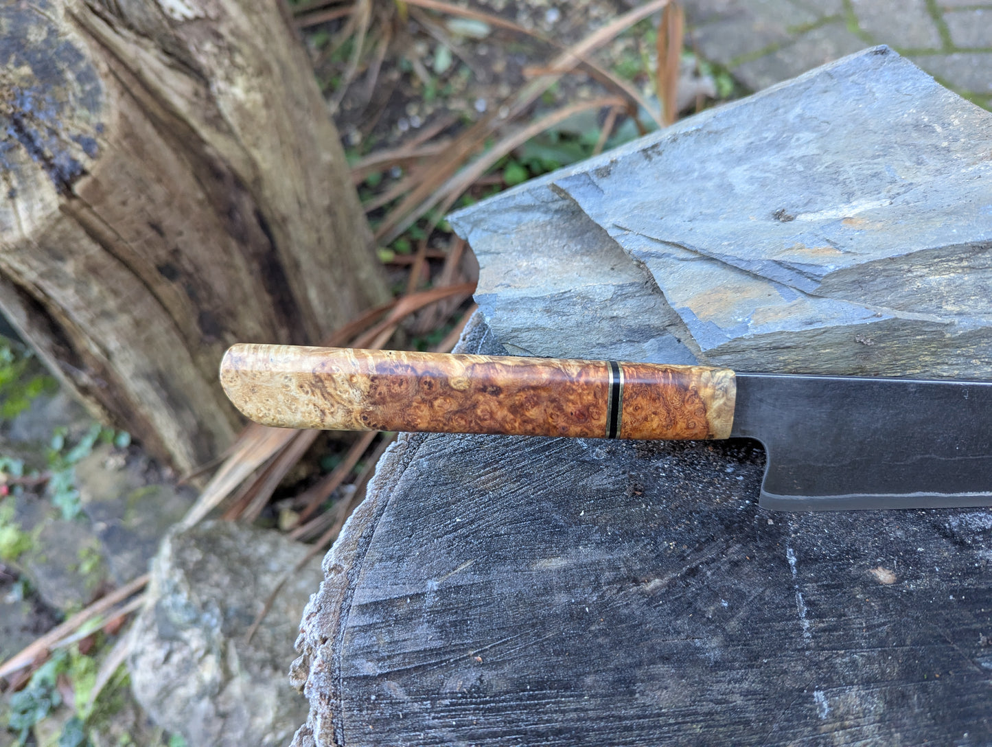 Hand-forged Dark-Mai ApexUltra core, 80crv2 and nickel. Amboyna burl with black G10 and copper spacer