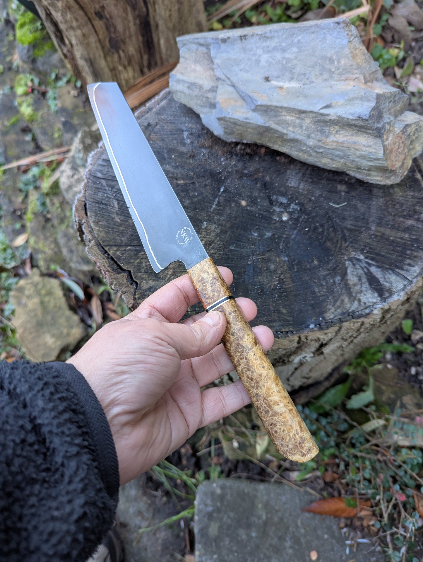 Hand-forged Dark-Mai ApexUltra core, 80crv2 and nickel. Amboyna burl with black G10 and copper spacer