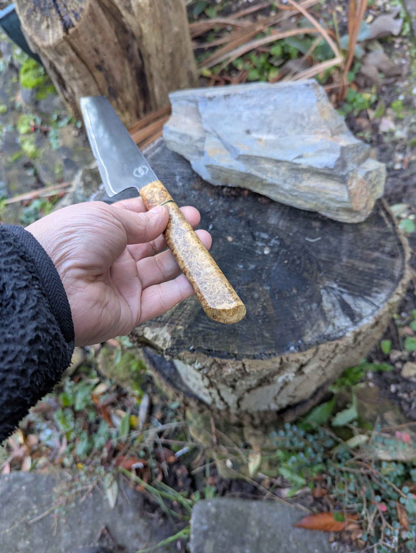 Hand-forged Dark-Mai ApexUltra core, 80crv2 and nickel. Amboyna burl with black G10 and copper spacer