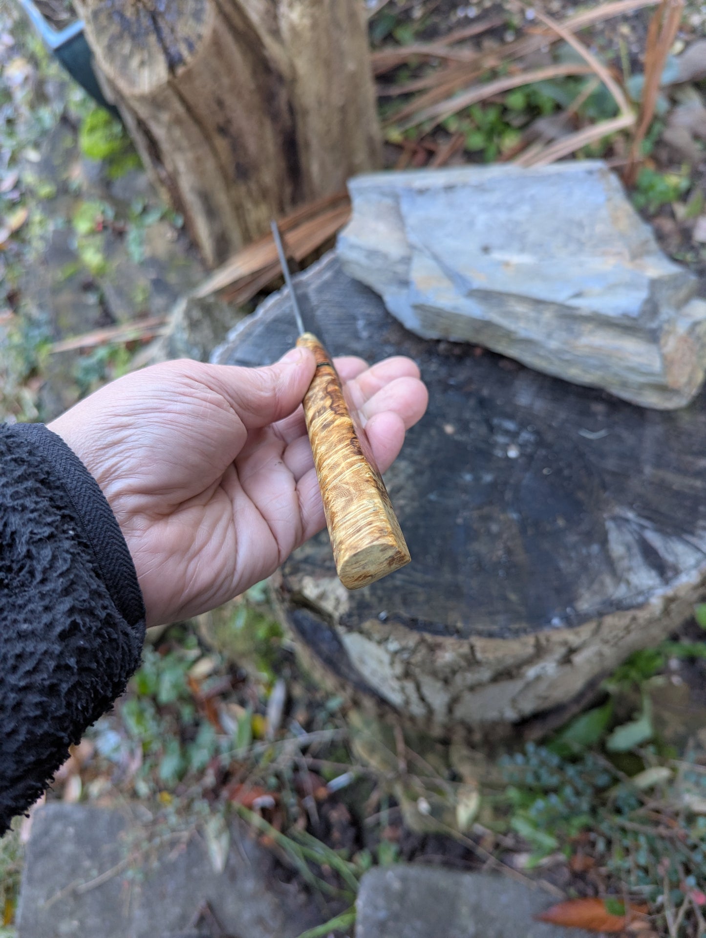 Hand-forged Dark-Mai ApexUltra core, 80crv2 and nickel. Amboyna burl with black G10 and copper spacer