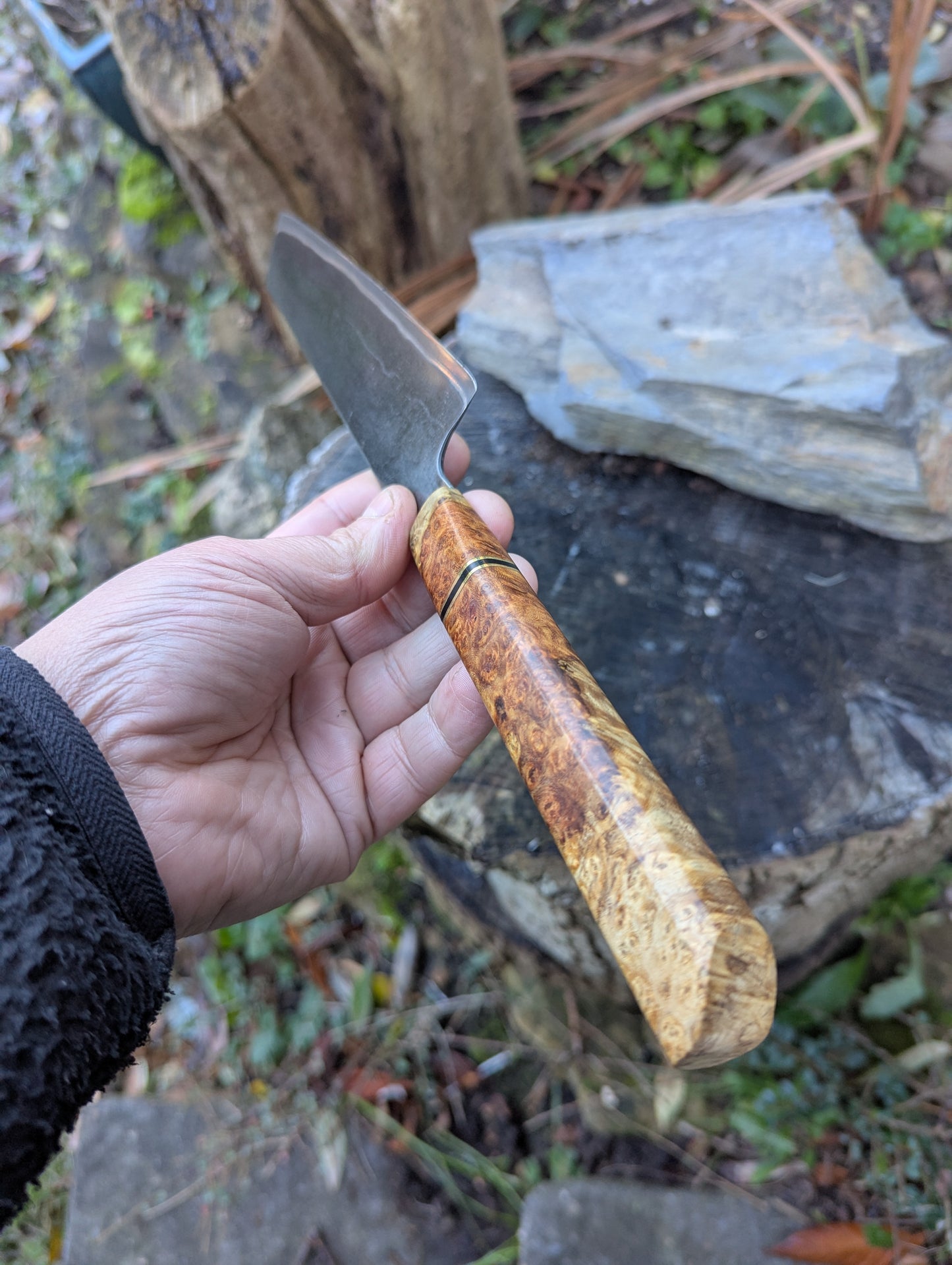 Hand-forged Dark-Mai ApexUltra core, 80crv2 and nickel. Amboyna burl with black G10 and copper spacer