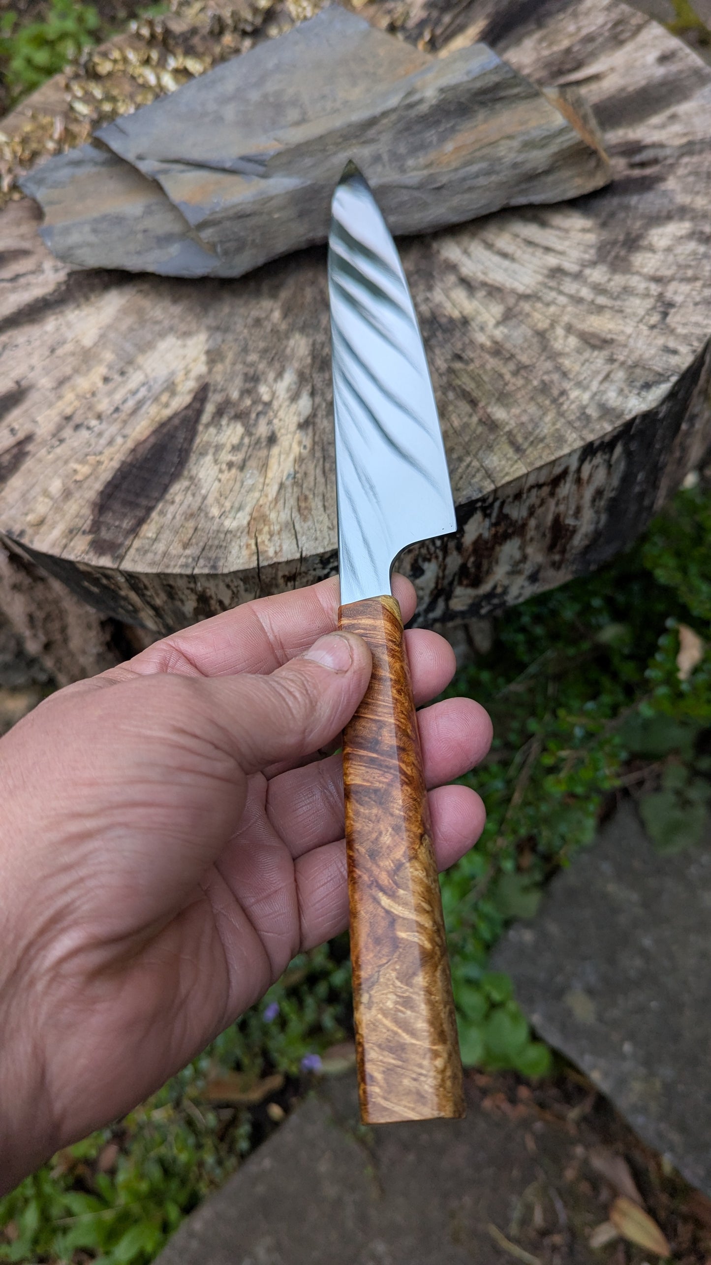 Hand made Utility 170mm Damasteel RWL34 stainless steel. Amboyna Burl Handle