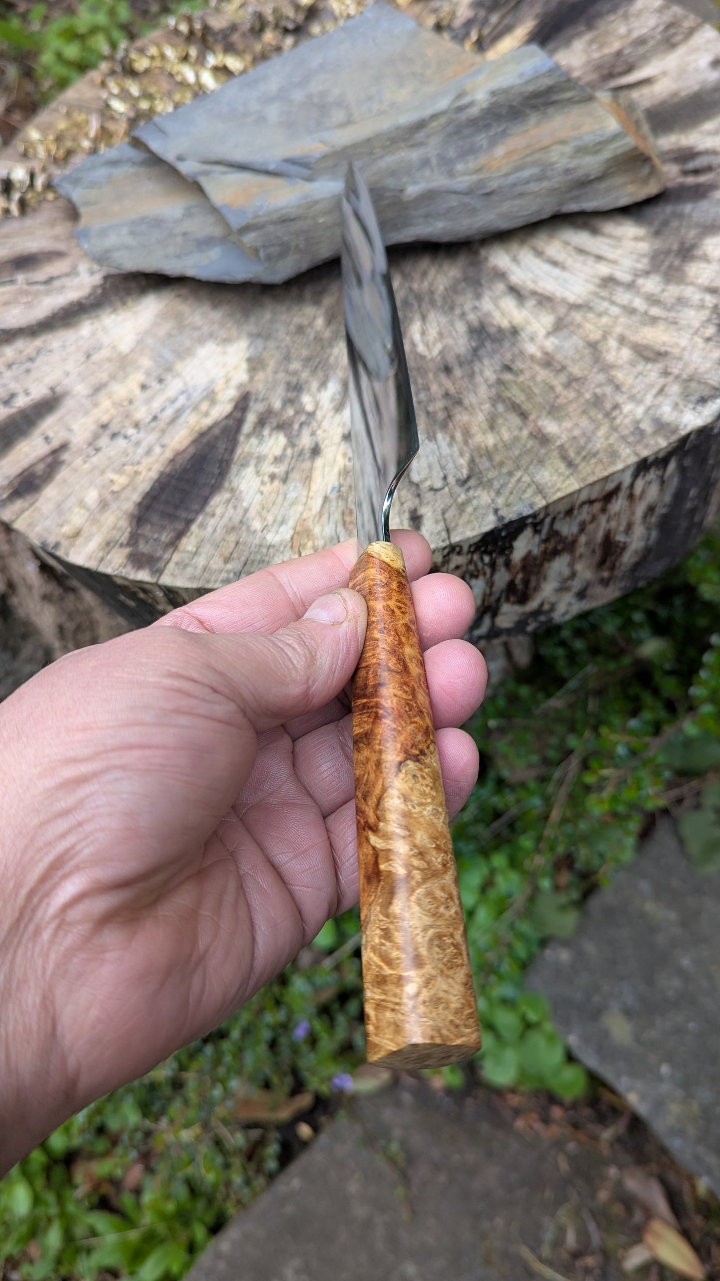 Hand made Utility 170mm Damasteel RWL34 stainless steel. Amboyna Burl Handle