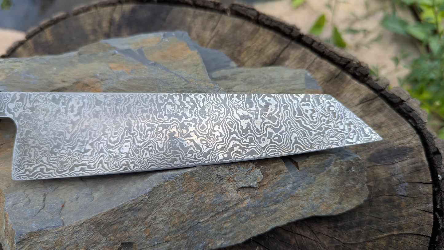 Kiritsuke 170mm. Carbon Damascus steel. Burr ElmHandle
